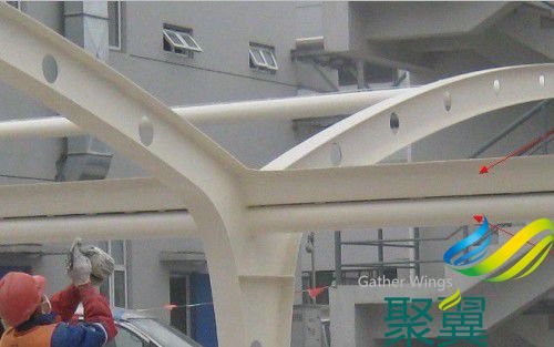 膜結構停車棚