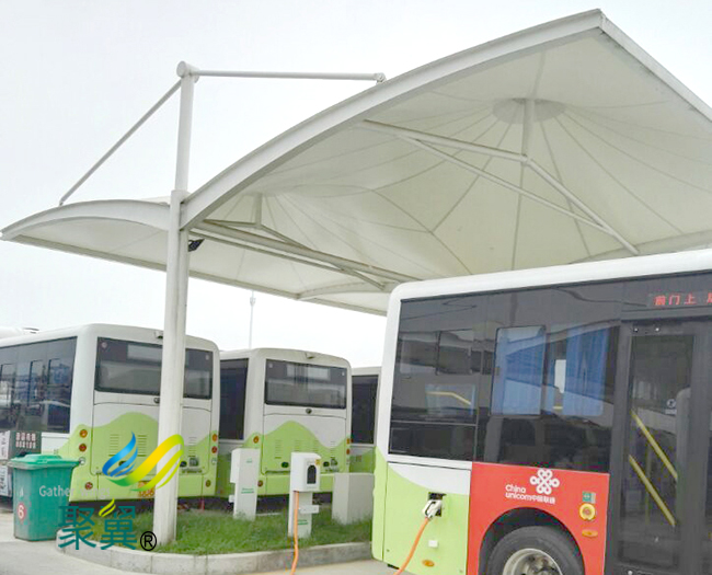 電動(dòng)汽車遮陽充電棚